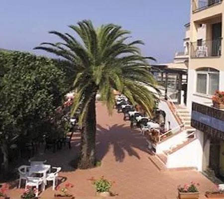 Santa Caterina Hotel